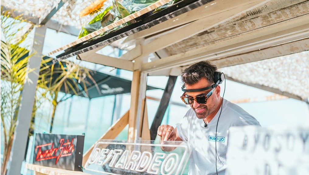 Vermut musical amb DJ